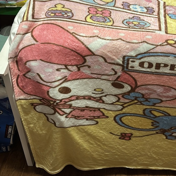 My Melody Pink and Yellow Blanket 75 by 64 - Picture 2 of 6